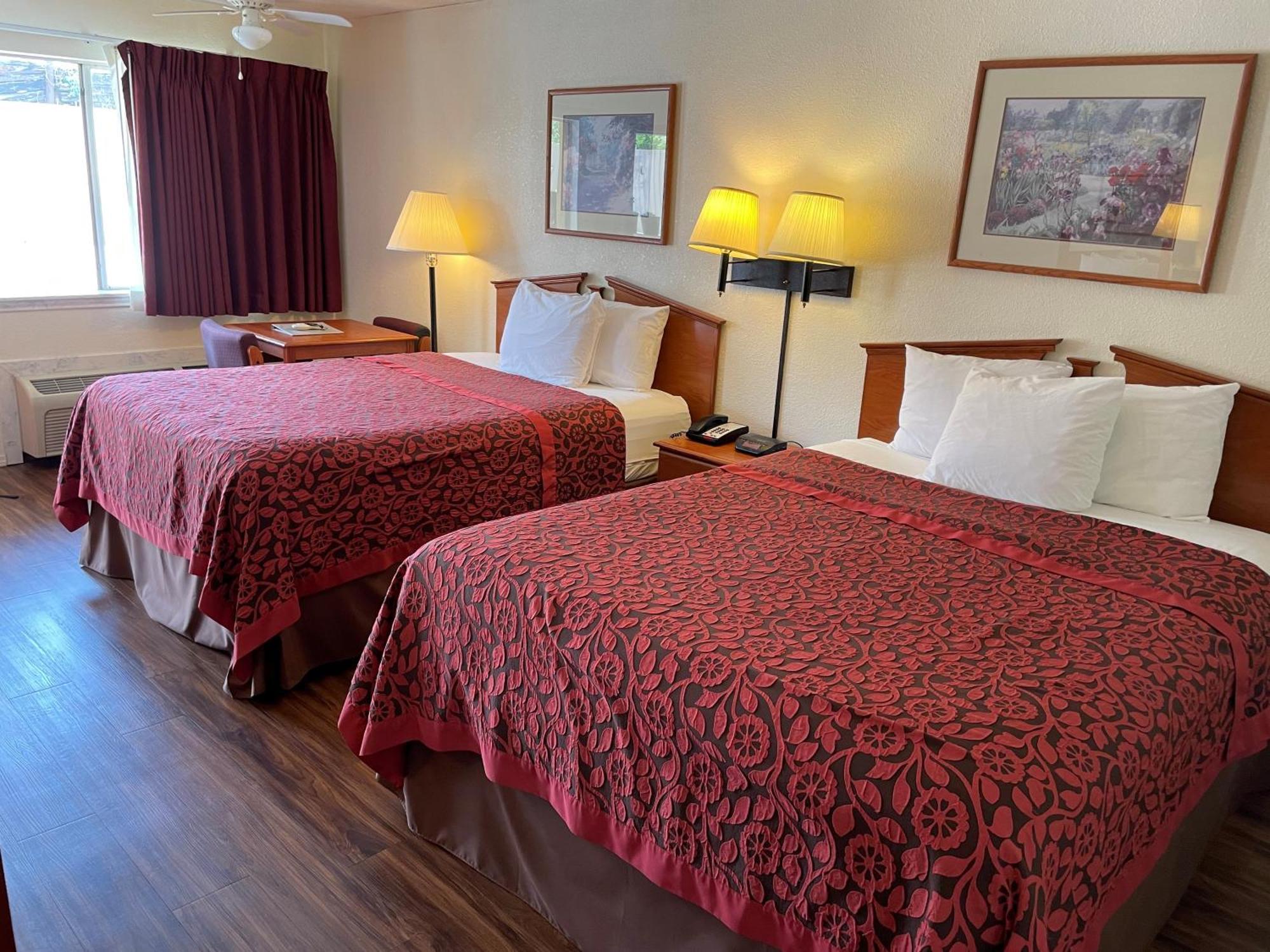 Days & By Wyndham Hotel 3*