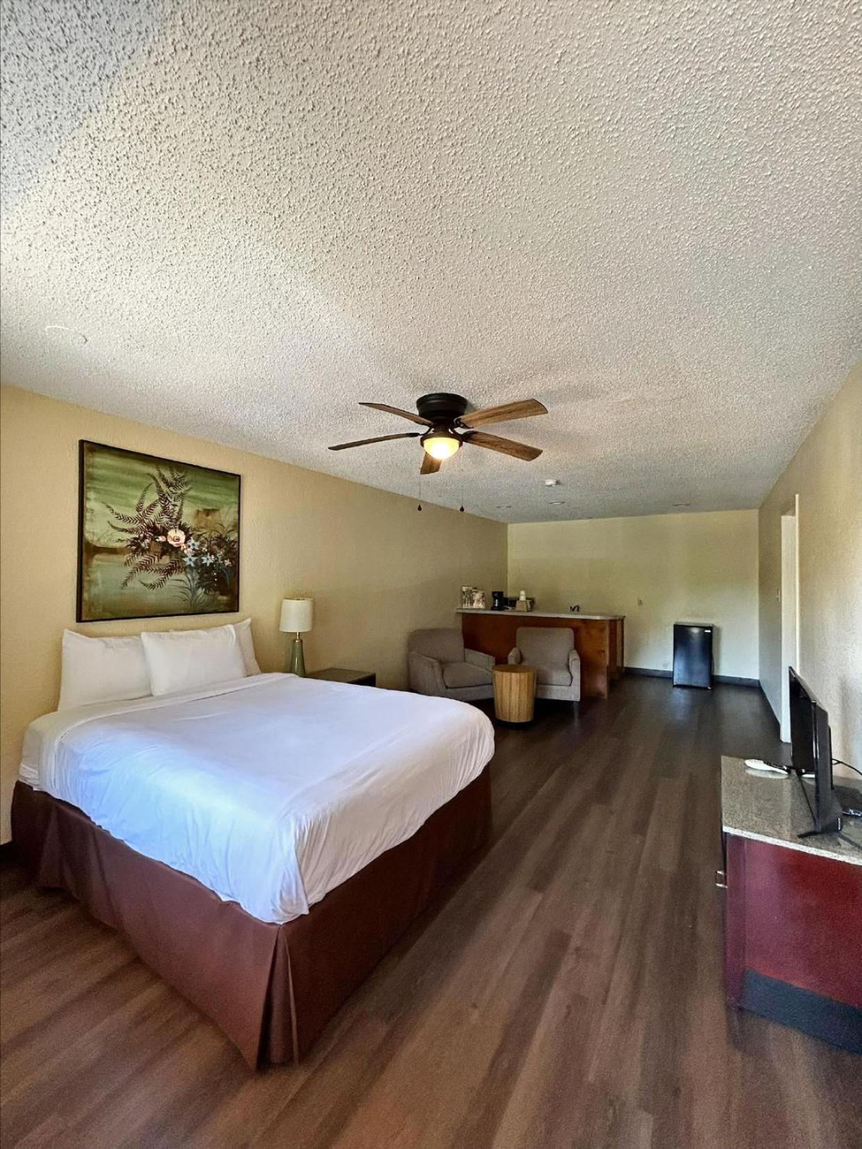 Days & By Wyndham Hotel 3*
