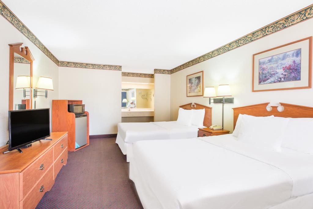 Hotel Days & By Wyndham 3*