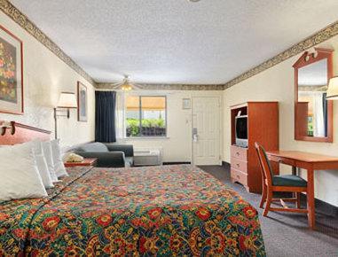 Days & By Wyndham 3*
